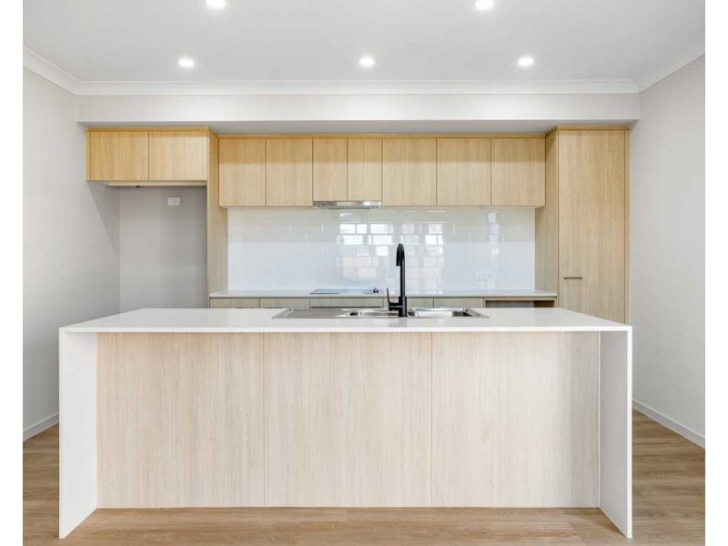 10 Hepburn Street, Greenbank QLD 4124