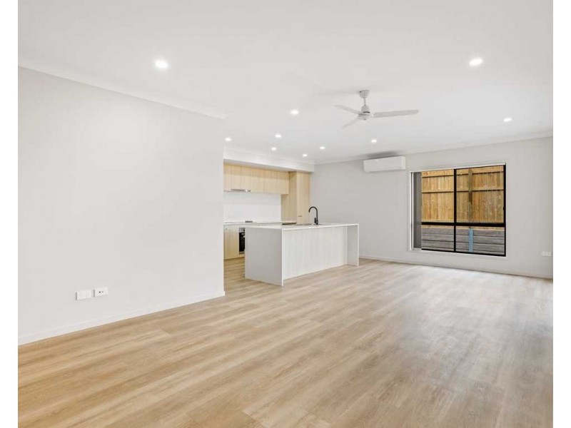 10 Hepburn Street, Greenbank QLD 4124