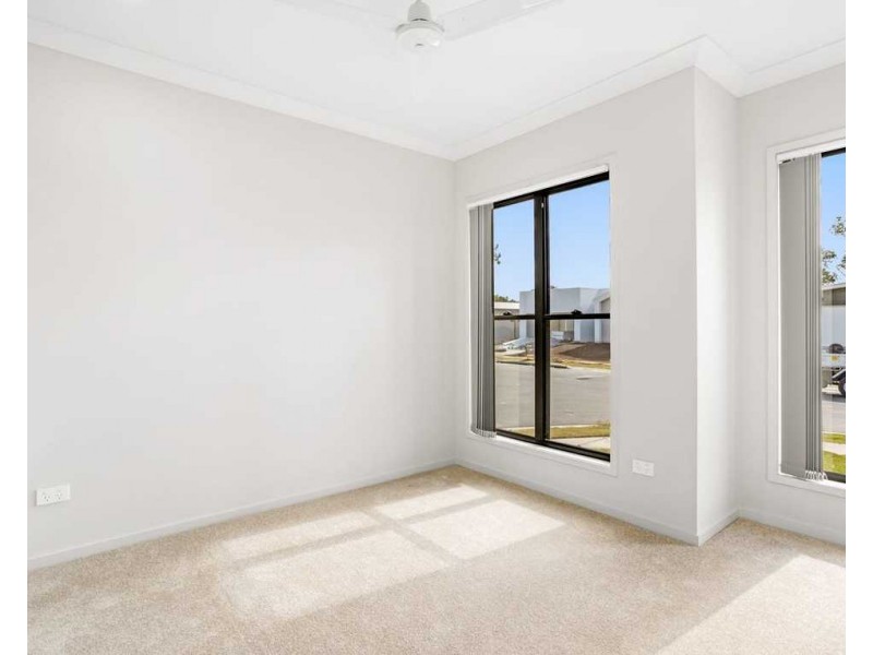 10 Hepburn Street, Greenbank QLD 4124