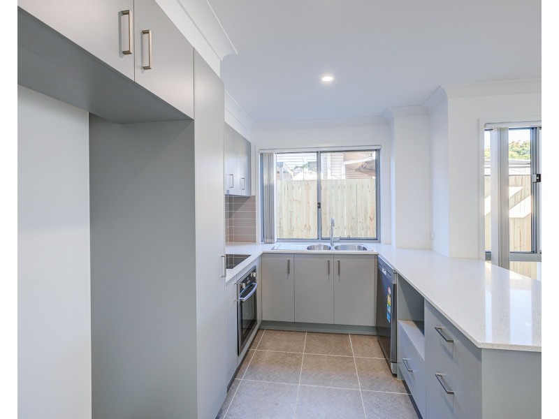 1/147B South Station Road, Silkstone QLD 4304