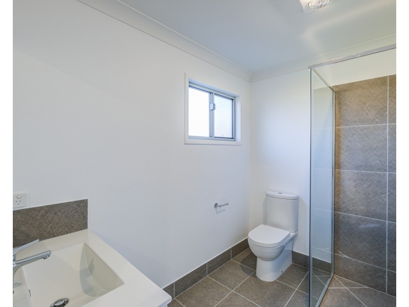 1/147B South Station Road, Silkstone QLD 4304