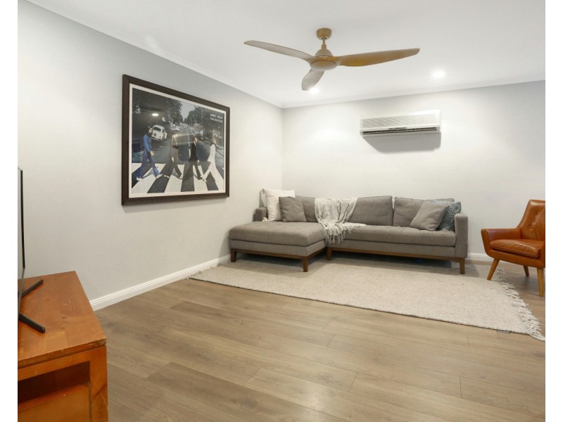 27 Jesmond Road, Helensvale QLD 4212