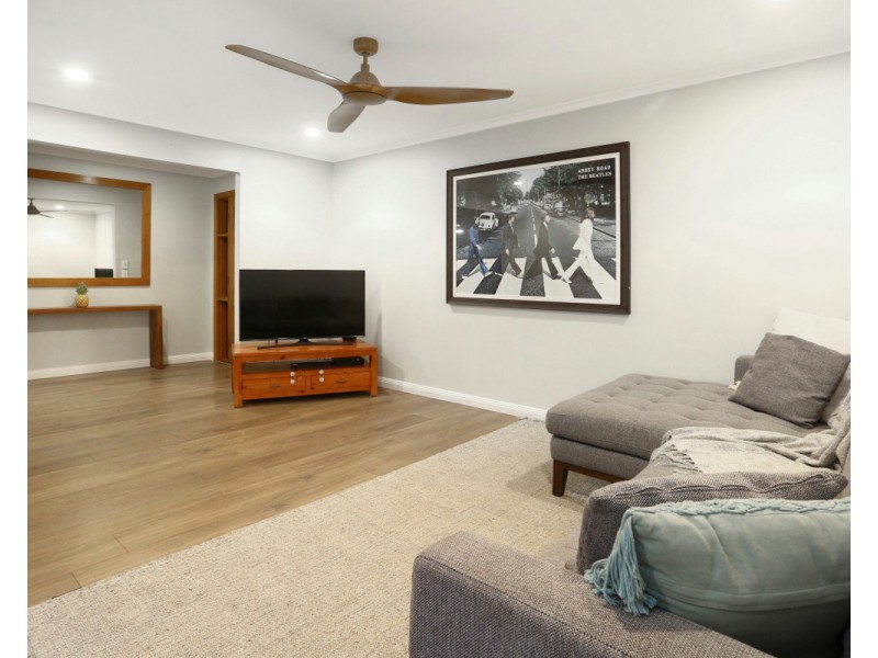 27 Jesmond Road, Helensvale QLD 4212