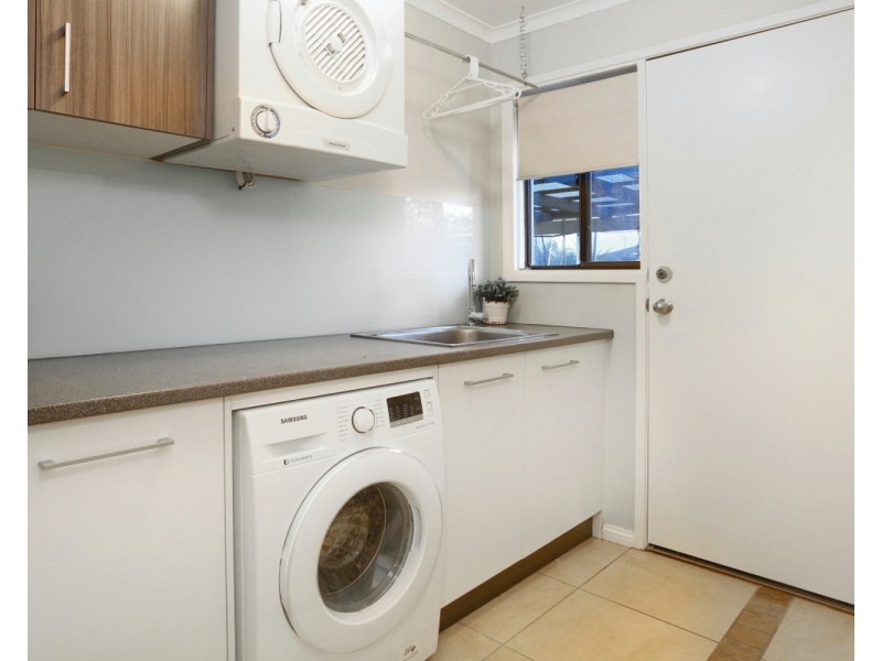 27 Jesmond Road, Helensvale QLD 4212