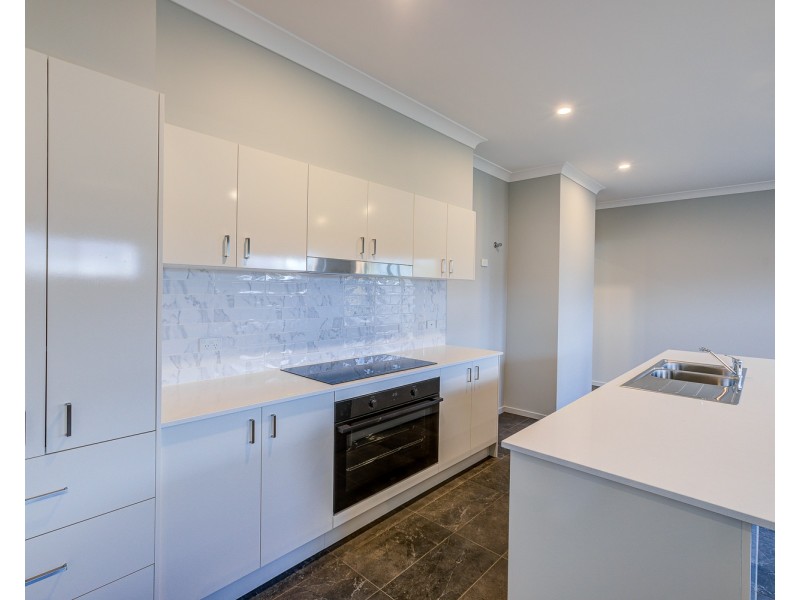 18 Fraser Street, Logan Reserve QLD 4133