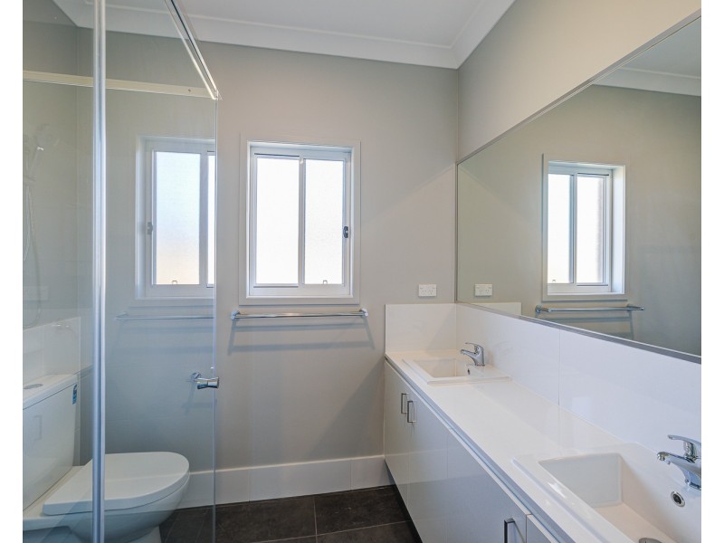 18 Fraser Street, Logan Reserve QLD 4133