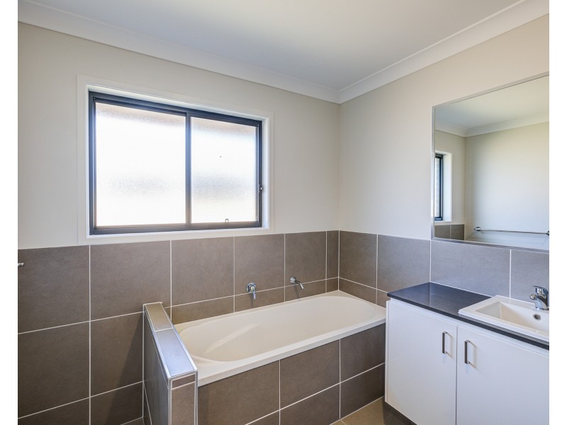18 Maddox Street, Logan Reserve QLD 4133