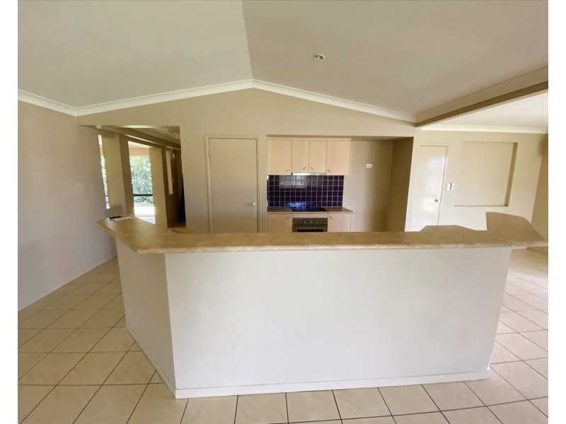 1 Coonowrin Street, Pacific Pines QLD 4211