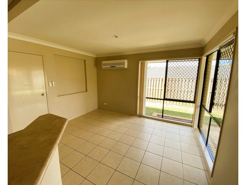 1 Coonowrin Street, Pacific Pines QLD 4211