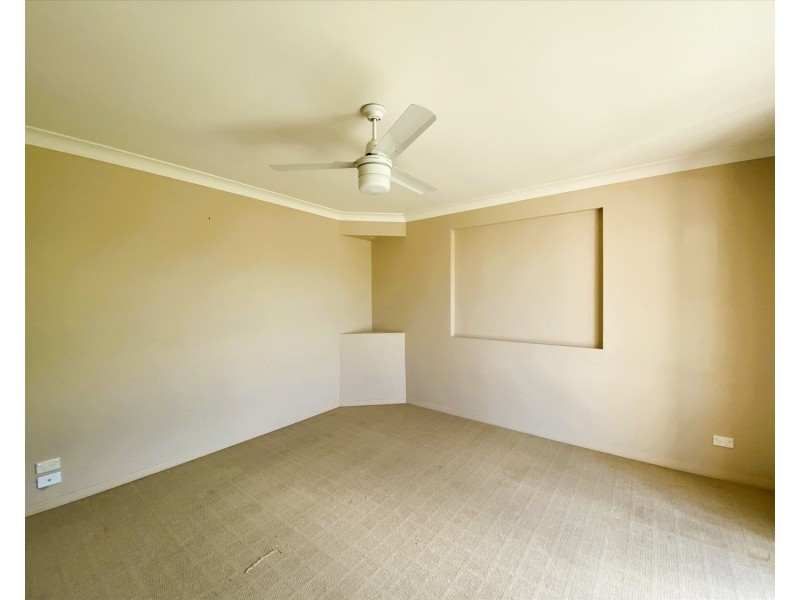 1 Coonowrin Street, Pacific Pines QLD 4211