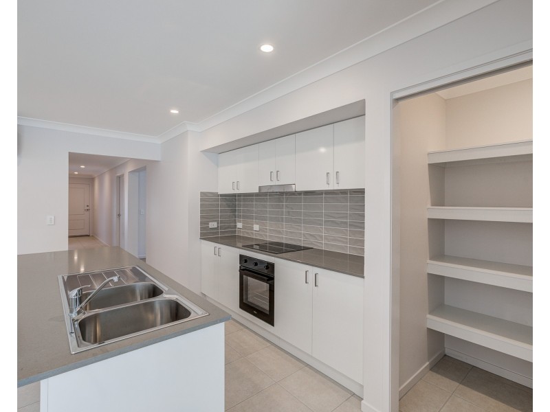 34 Raven Court, Park Ridge QLD 4125