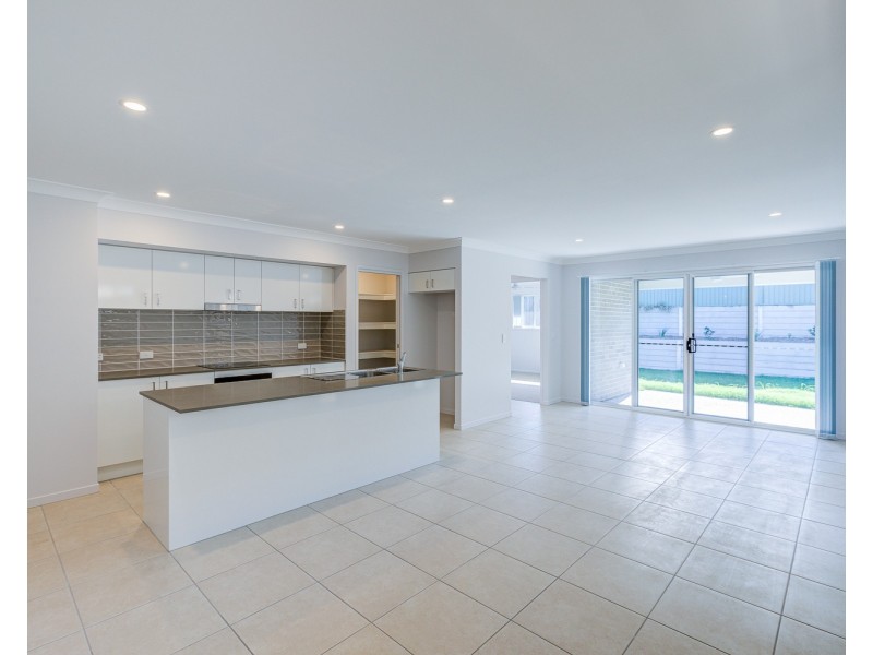 34 Raven Court, Park Ridge QLD 4125