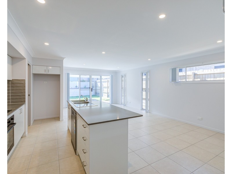 34 Raven Court, Park Ridge QLD 4125
