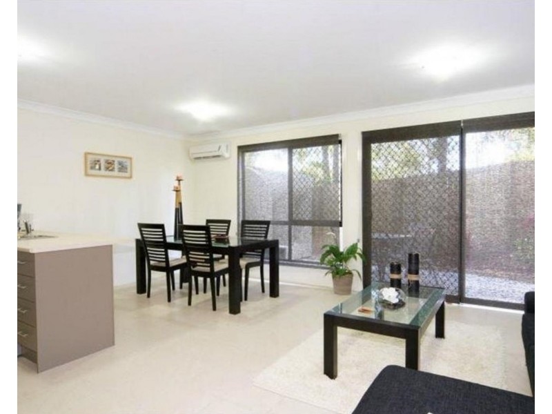 2/118-120 Fryar Road, Eagleby QLD 4207