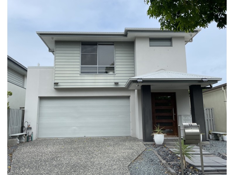 11 Leeside Place, Hope Island QLD 4212