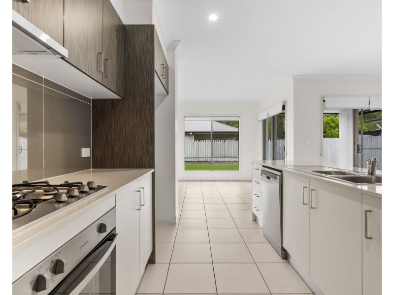 11 Leeside Place, Hope Island QLD 4212