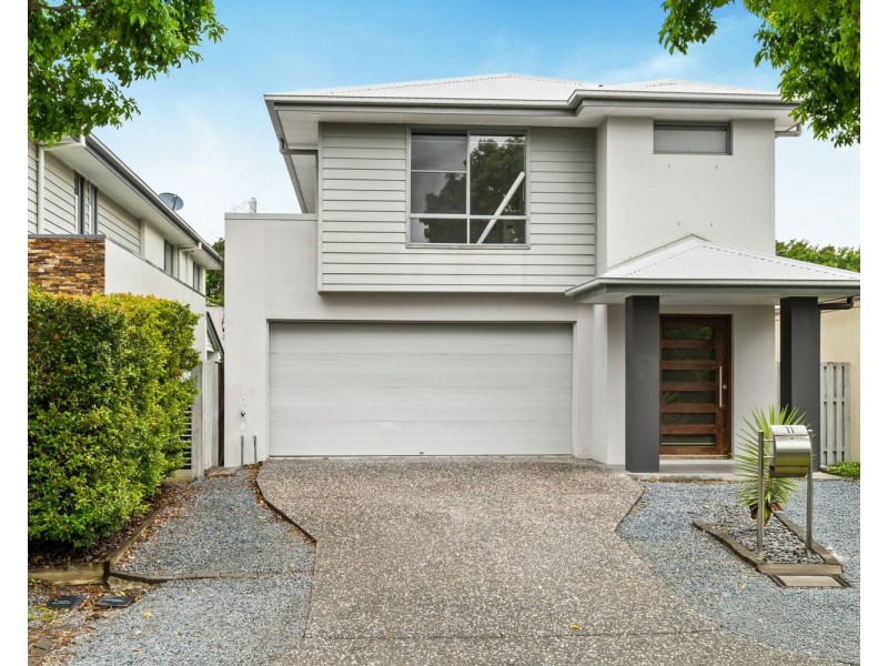 11 Leeside Place, Hope Island QLD 4212