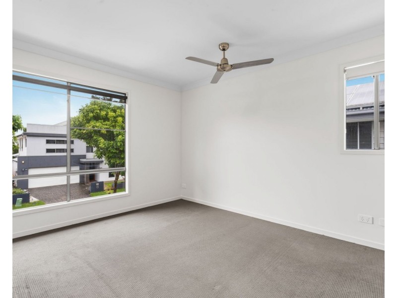 11 Leeside Place, Hope Island QLD 4212