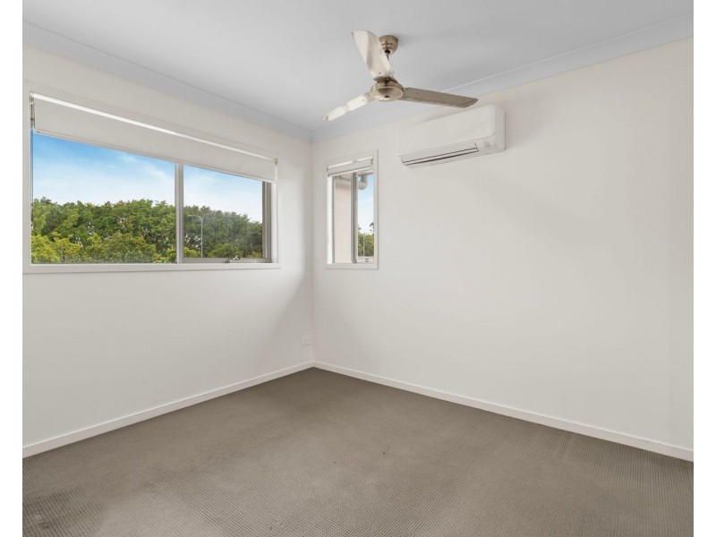 11 Leeside Place, Hope Island QLD 4212