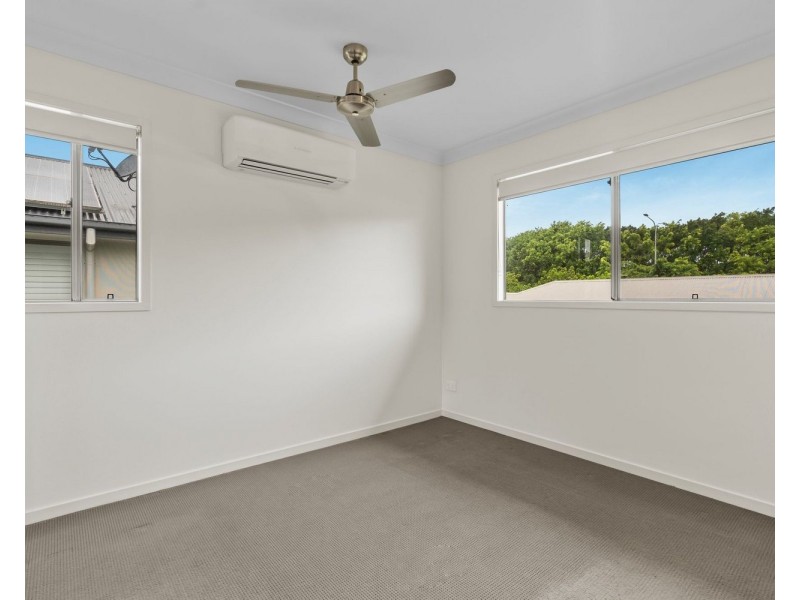 11 Leeside Place, Hope Island QLD 4212