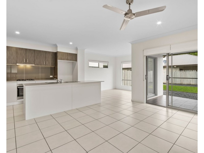 11 Leeside Place, Hope Island QLD 4212