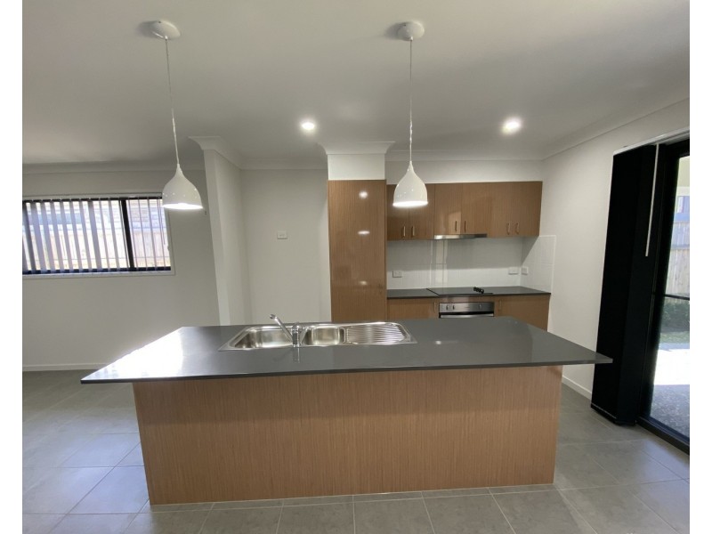3 Steves Way, Coomera QLD 4209