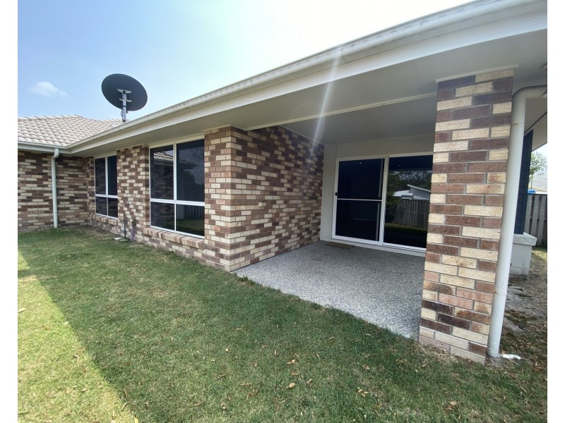 2a Sapphire Place, Pimpama QLD 4209
