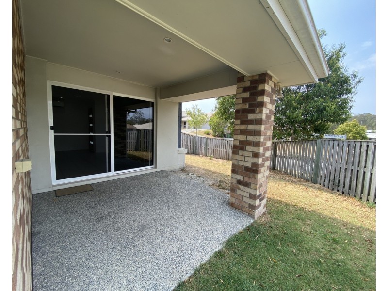 2a Sapphire Place, Pimpama QLD 4209