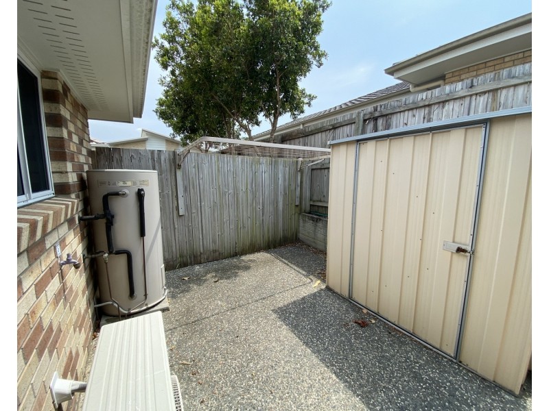 2a Sapphire Place, Pimpama QLD 4209
