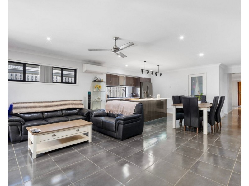 106 Fountain Street, Pimpama QLD 4209