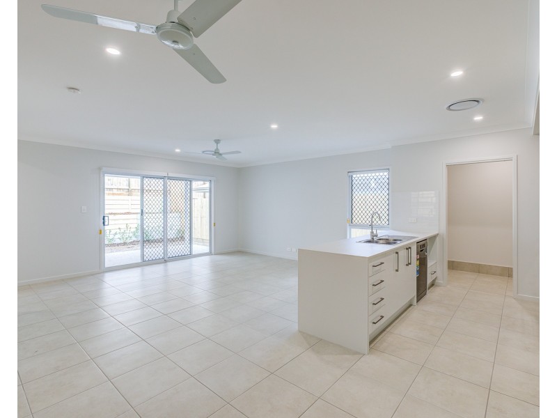 11 Sago Road, Park Ridge QLD 4125