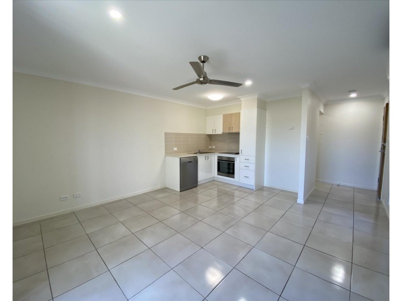 2/15 Casey Street, Pimpama QLD 4209