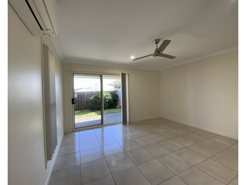 2/15 Casey Street, Pimpama QLD 4209