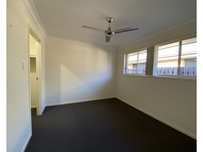 2/15 Casey Street, Pimpama QLD 4209