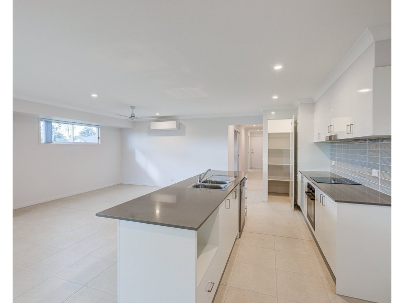 12 Roupell Street, Logan Reserve QLD 4133