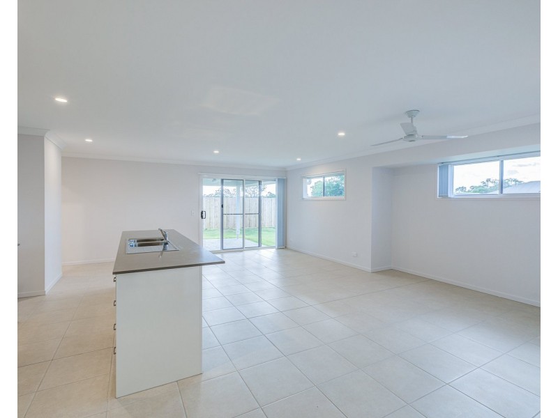 12 Roupell Street, Logan Reserve QLD 4133