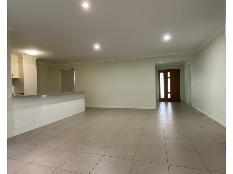 12 Sunstone Avenue, Pimpama QLD 4209