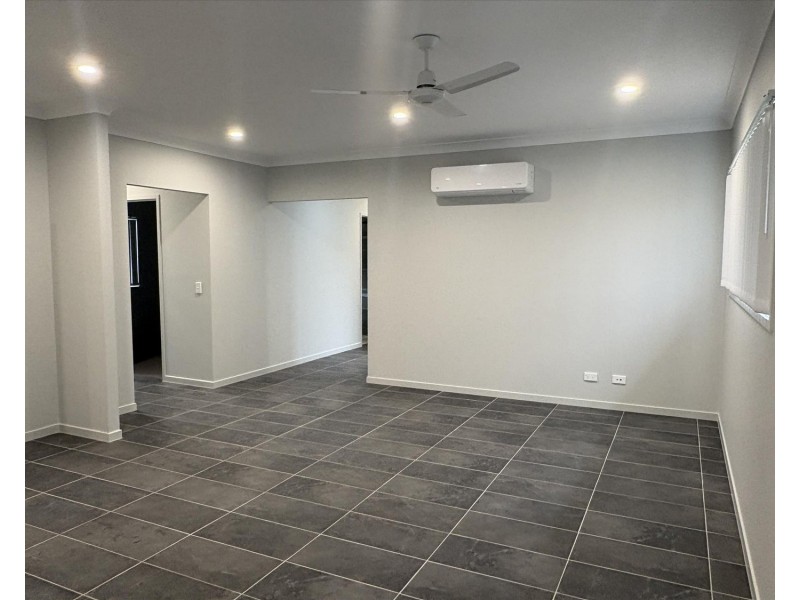 11 Duke Road, Logan Reserve QLD 4133