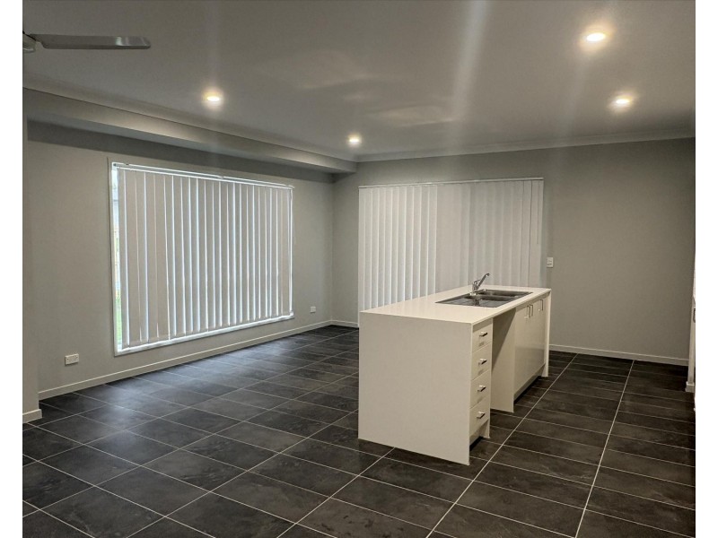 11 Duke Road, Logan Reserve QLD 4133