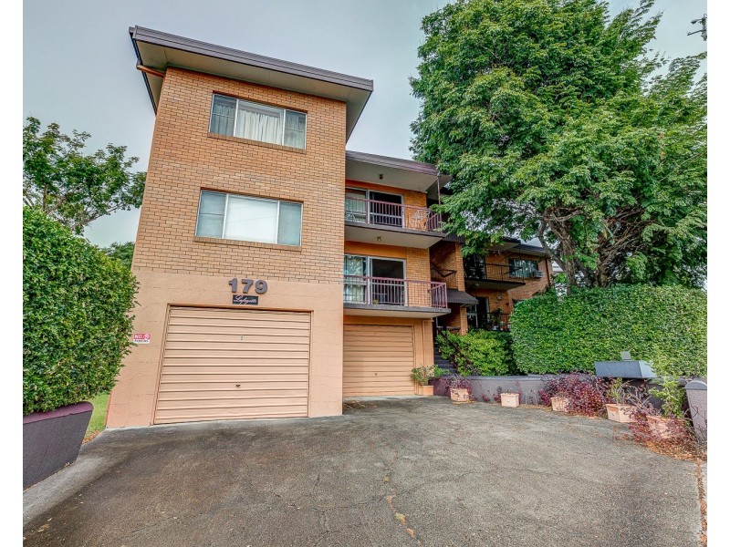 1/179 Sir Fred Schonell Drive, St Lucia QLD 4067