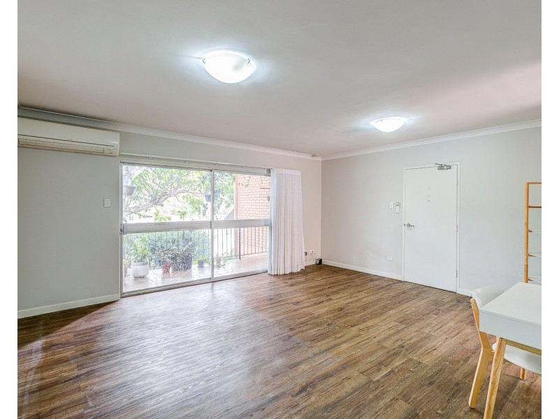 1/179 Sir Fred Schonell Drive, St Lucia QLD 4067