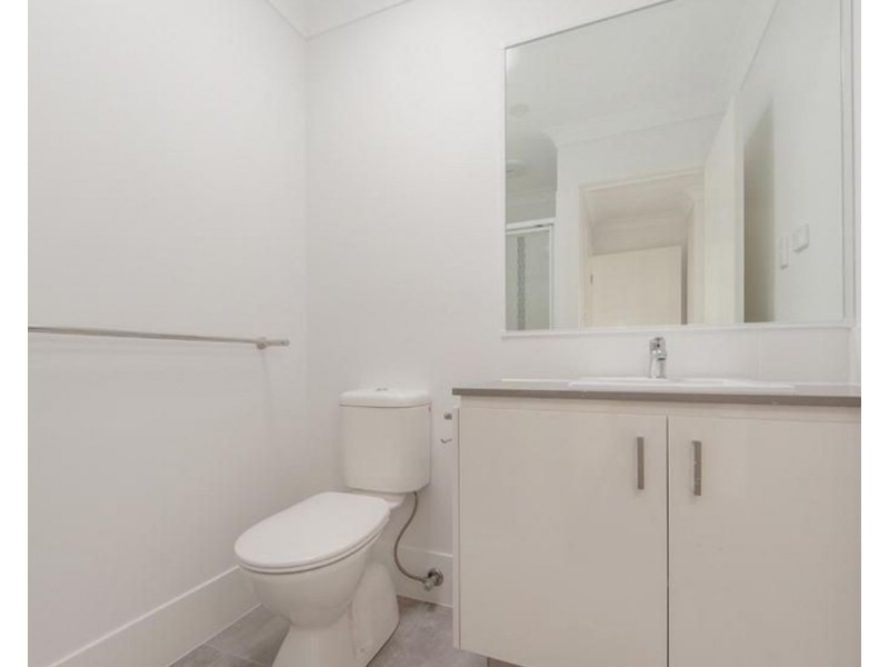 4 Benwerrin Street, Pimpama QLD 4209