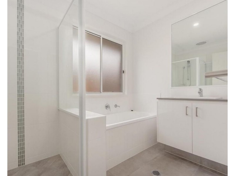 4 Benwerrin Street, Pimpama QLD 4209