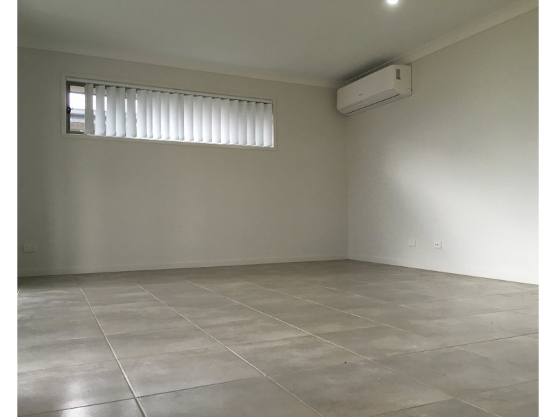 11 Hillsborough Place, Pimpama QLD 4209