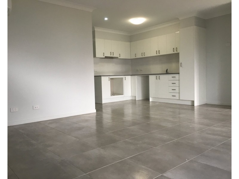 11 Hillsborough Place, Pimpama QLD 4209