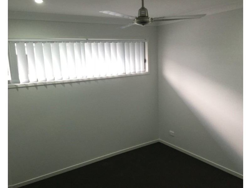 11 Hillsborough Place, Pimpama QLD 4209