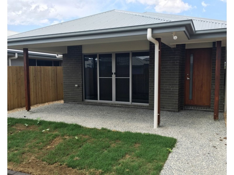 11 Hillsborough Place, Pimpama QLD 4209
