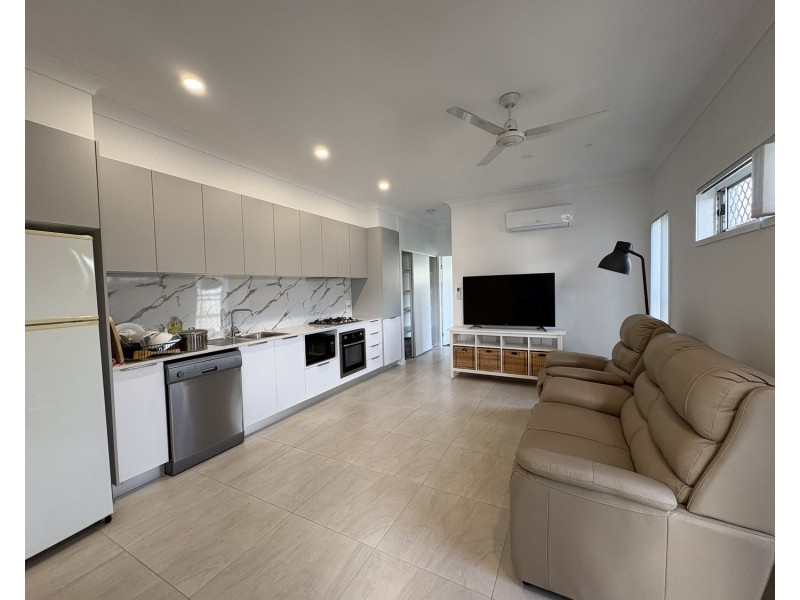 2/4 Weymouth Street, Pimpama QLD 4209