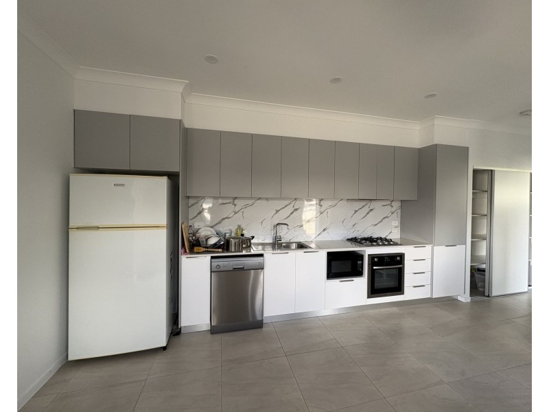 2/4 Weymouth Street, Pimpama QLD 4209