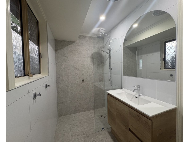 29 Quigan Terrace, Highland Park QLD 4211